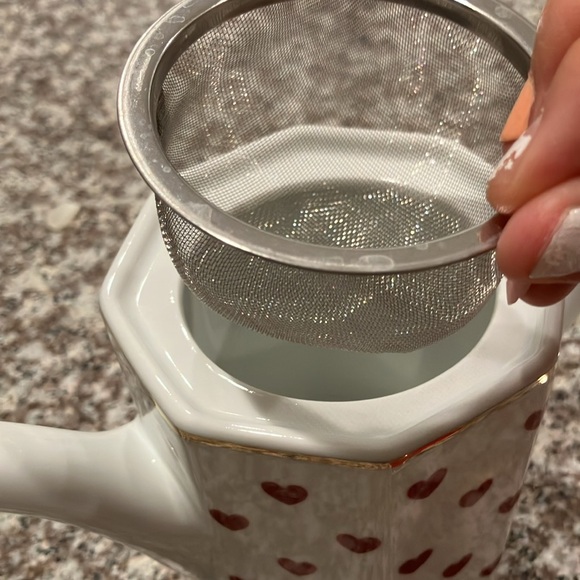 Grace Teaware Teapot with strainer.  Heart design - Picture 4 of 5